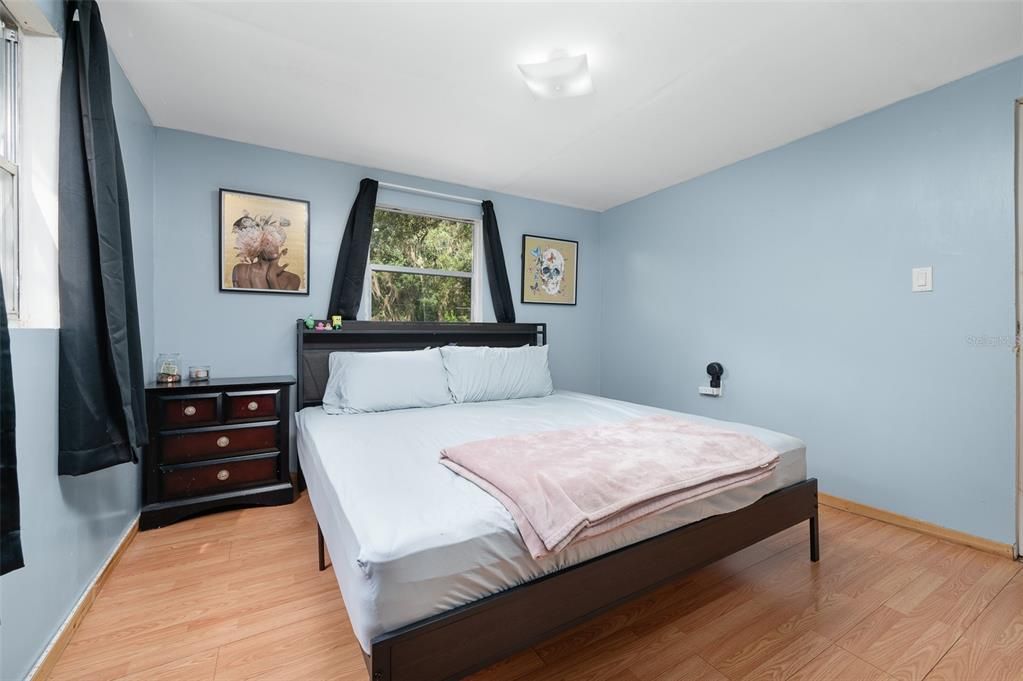 待售: $160,000 (2 贝兹, 1 浴室, 624 平方英尺)