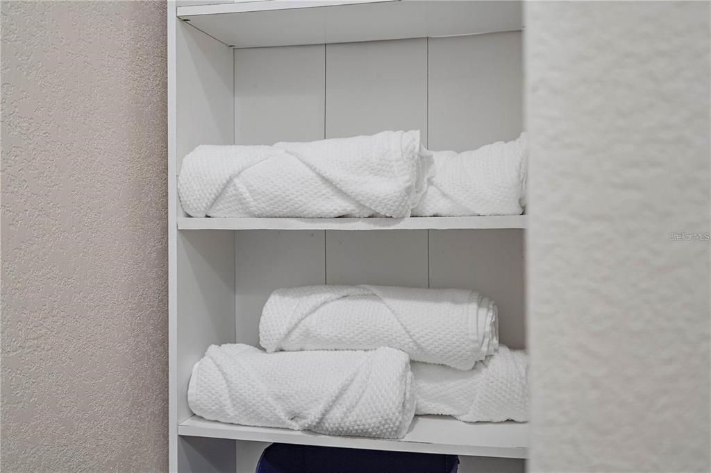 For Sale: $499,000 (4 beds, 0 baths, 1600 Square Feet)