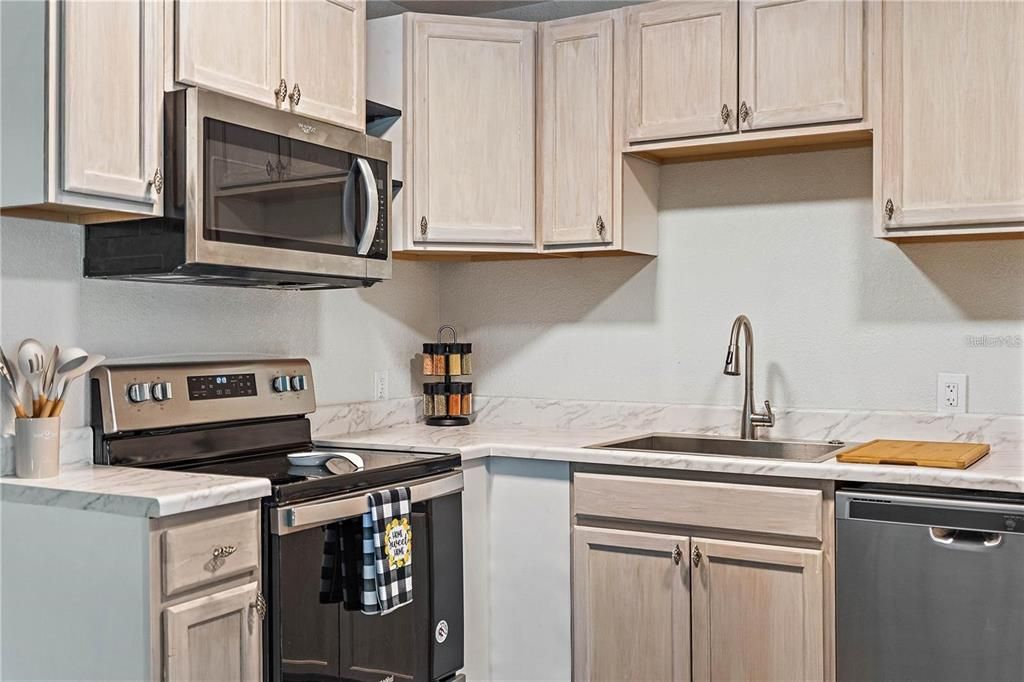 For Sale: $499,000 (4 beds, 0 baths, 1600 Square Feet)