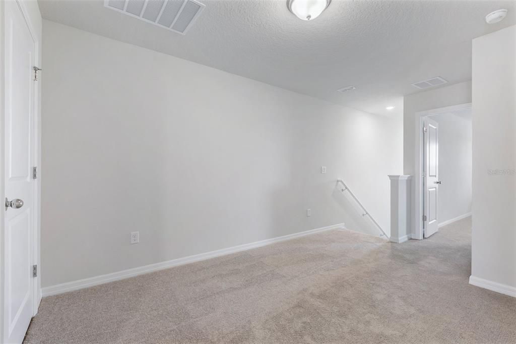 Activo con contrato: $2,500 (3 camas, 2 baños, 1501 Pies cuadrados)