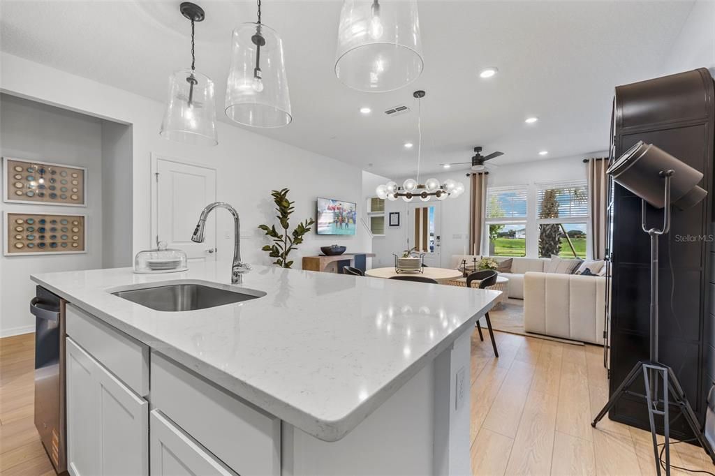 Activo con contrato: $2,500 (3 camas, 2 baños, 1501 Pies cuadrados)