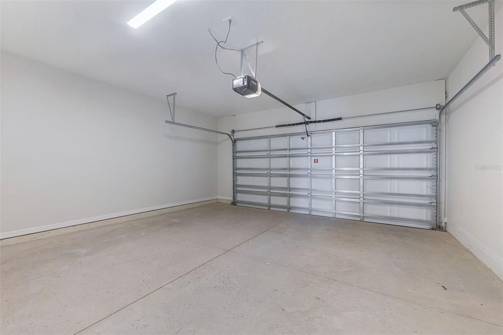 Activo con contrato: $2,500 (3 camas, 2 baños, 1501 Pies cuadrados)