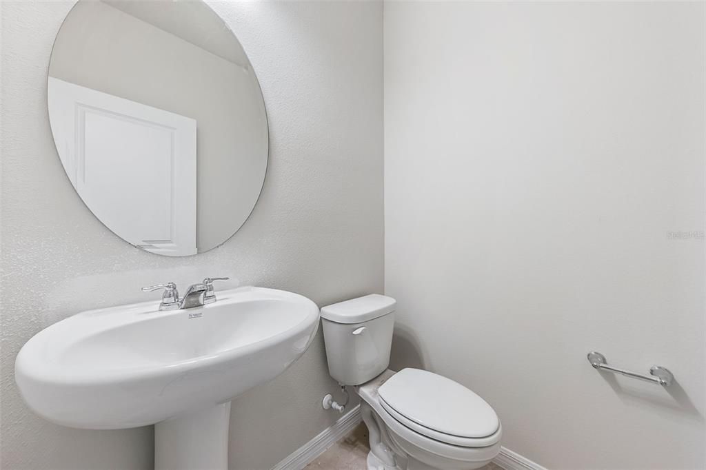 Activo con contrato: $2,500 (3 camas, 2 baños, 1501 Pies cuadrados)