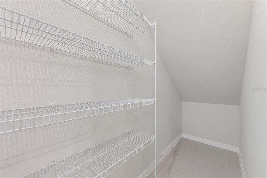 Activo con contrato: $2,500 (3 camas, 2 baños, 1501 Pies cuadrados)