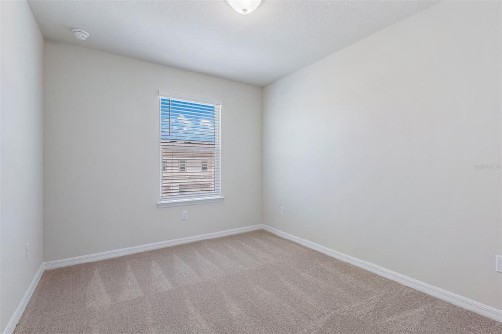 Activo con contrato: $2,500 (3 camas, 2 baños, 1501 Pies cuadrados)