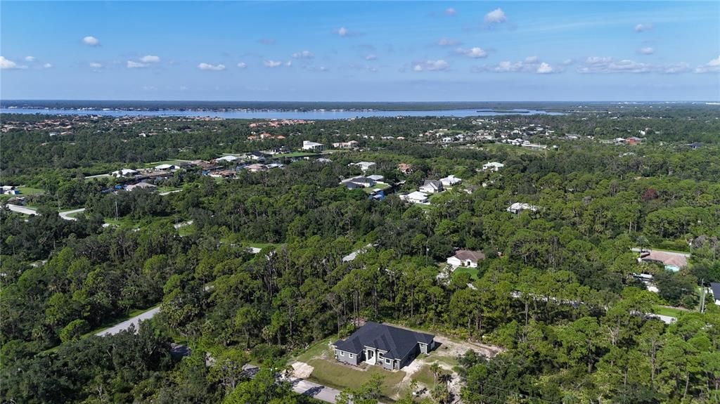 Activo con contrato: $575,000 (4 camas, 4 baños, 3262 Pies cuadrados)