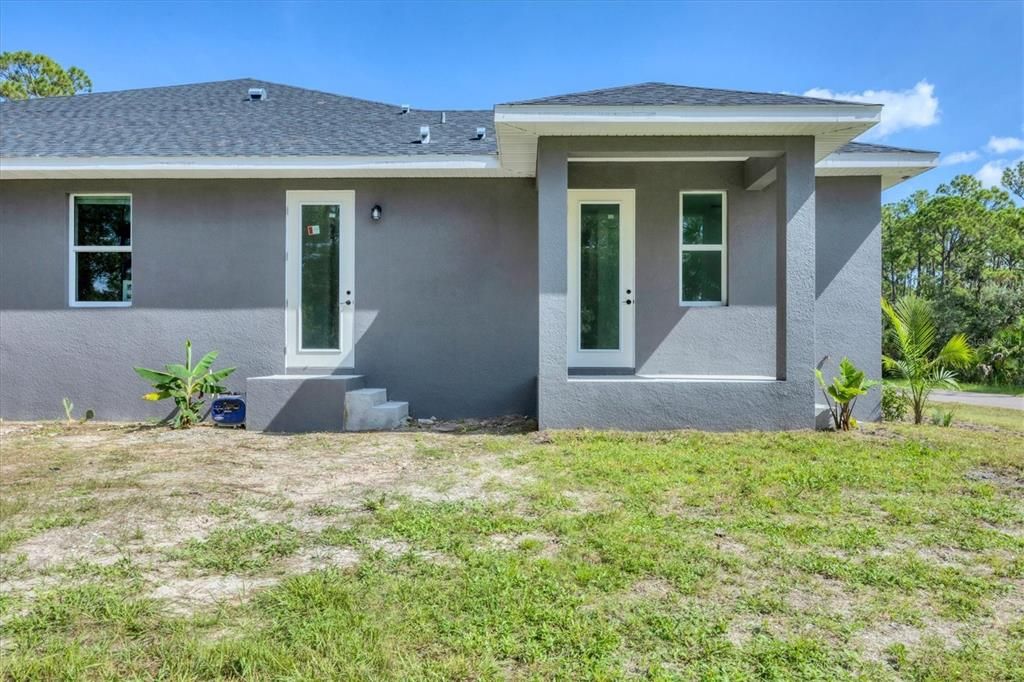 Activo con contrato: $575,000 (4 camas, 4 baños, 3262 Pies cuadrados)