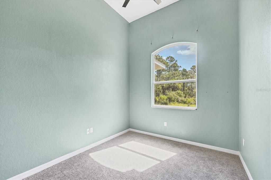 Activo con contrato: $575,000 (4 camas, 4 baños, 3262 Pies cuadrados)