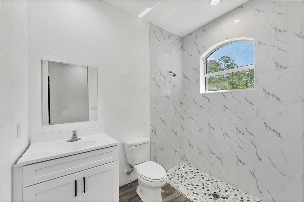 Activo con contrato: $575,000 (4 camas, 4 baños, 3262 Pies cuadrados)