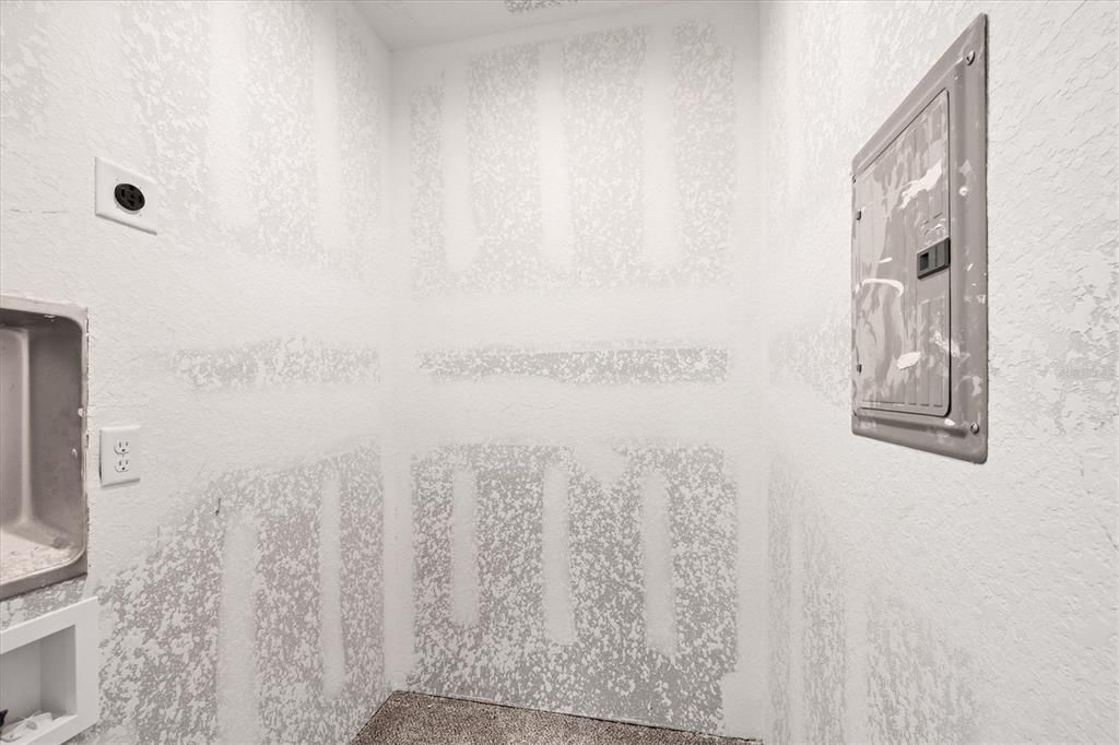 Activo con contrato: $575,000 (4 camas, 4 baños, 3262 Pies cuadrados)