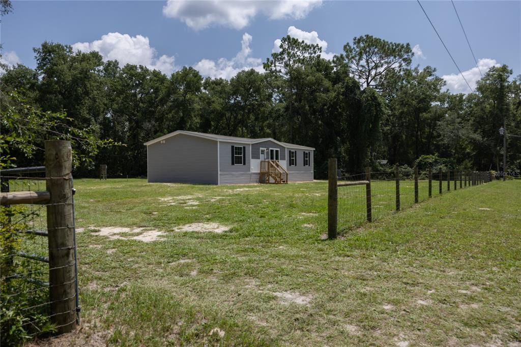 На продажу: $279,900 (3 спален, 2 ванн, 1496 Квадратных фут)