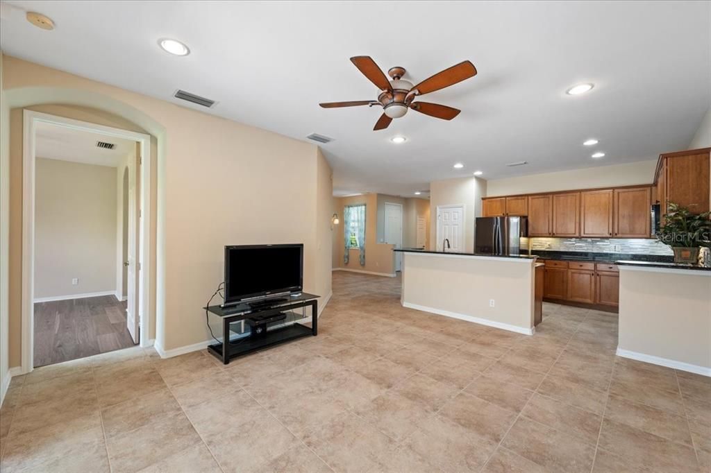 For Sale: $398,500 (3 beds, 2 baths, 1495 Square Feet)