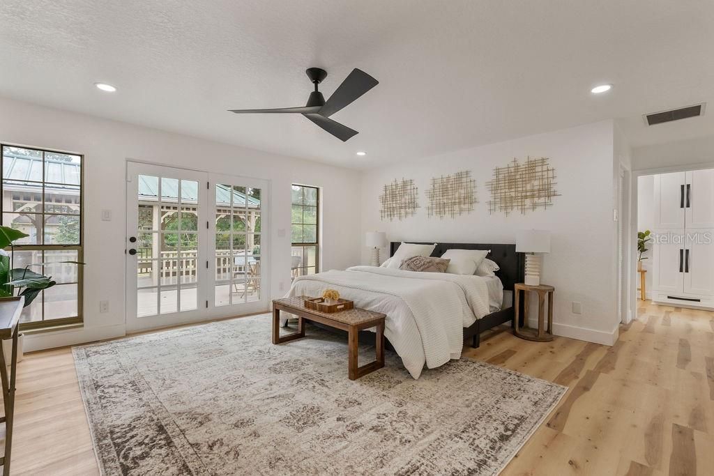 Active With Contract: $519,000 (4 beds, 2 baths, 2401 Square Feet)