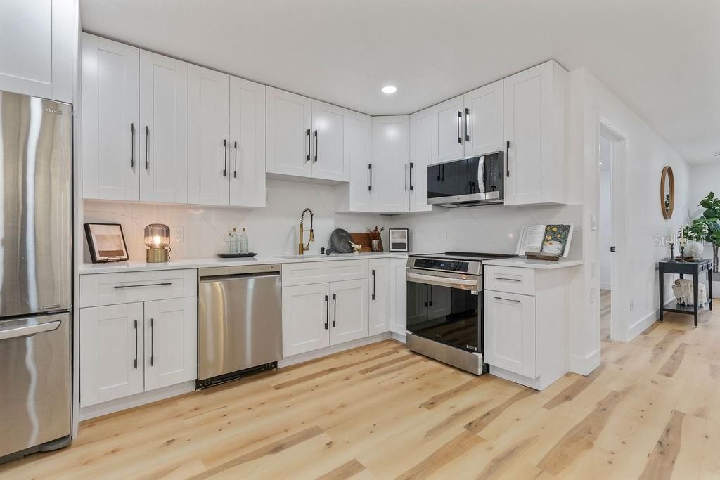 Active With Contract: $519,000 (4 beds, 2 baths, 2401 Square Feet)