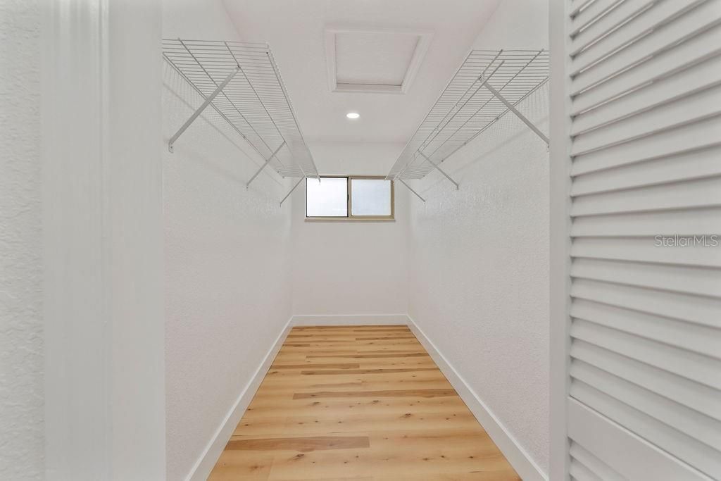 Active With Contract: $519,000 (4 beds, 2 baths, 2401 Square Feet)