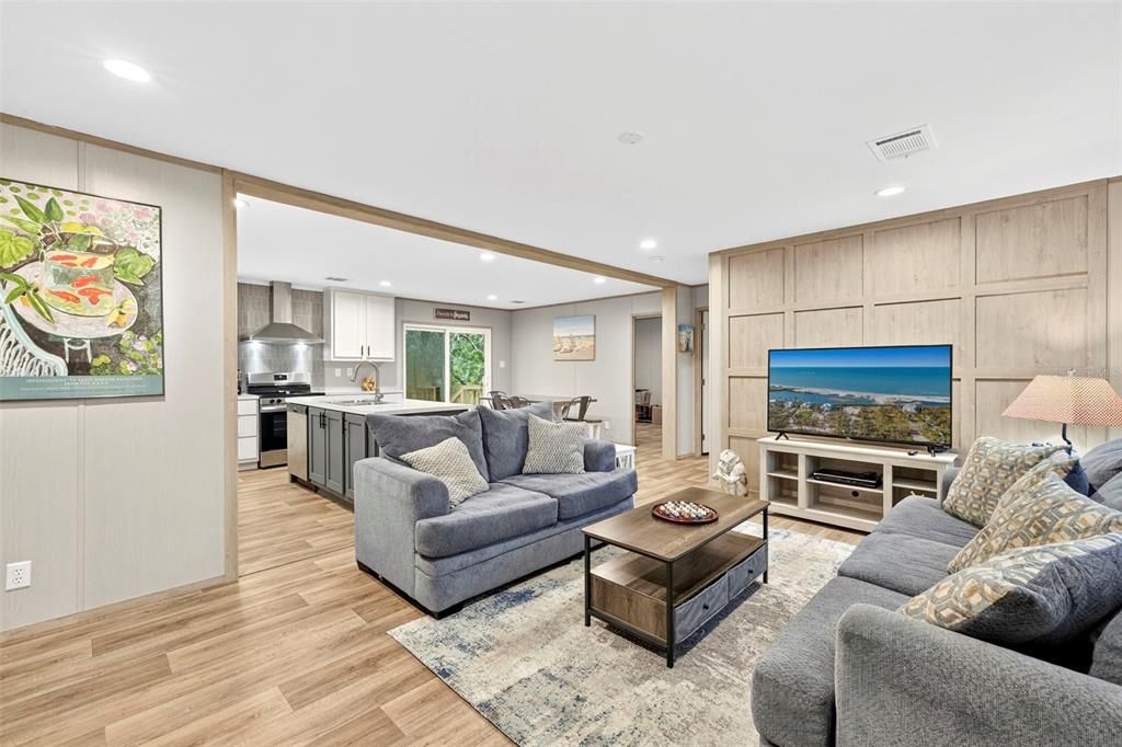 合同活跃: $299,000 (3 贝兹, 2 浴室, 1264 平方英尺)