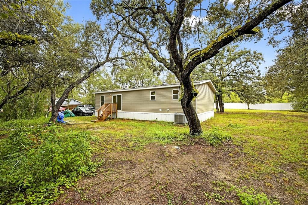 合同活跃: $299,000 (3 贝兹, 2 浴室, 1264 平方英尺)