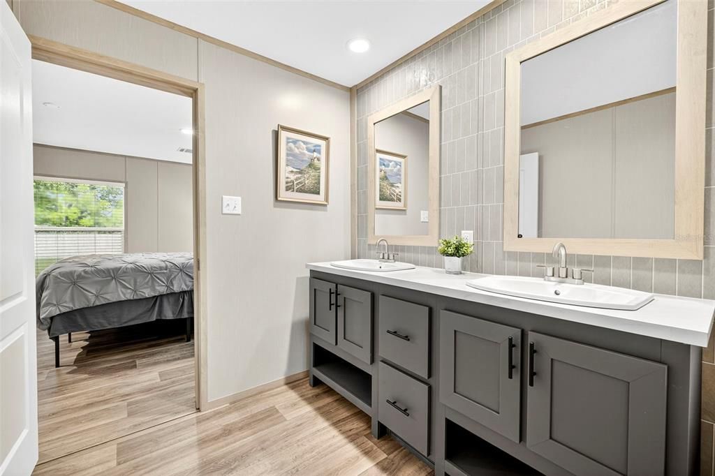 合同活跃: $299,000 (3 贝兹, 2 浴室, 1264 平方英尺)