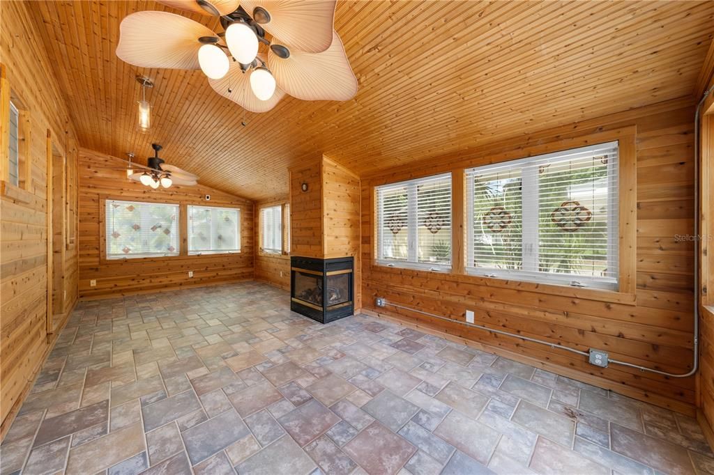 На продажу: $999,000 (4 спален, 3 ванн, 3492 Квадратных фут)