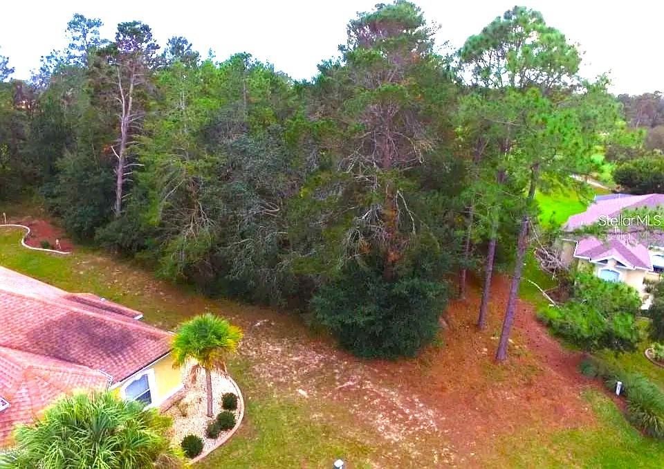 На продажу: $76,000 (0.72 acres)