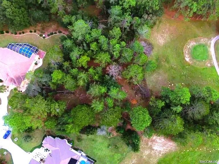 На продажу: $76,000 (0.72 acres)