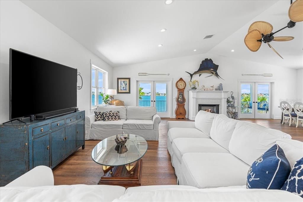 待售: $3,899,000 (4 贝兹, 3 浴室, 2964 平方英尺)