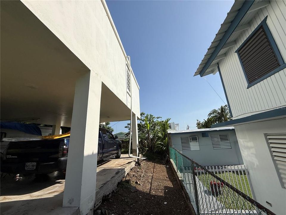 For Sale: $229,900 (2 beds, 1 baths, 629 Square Feet)