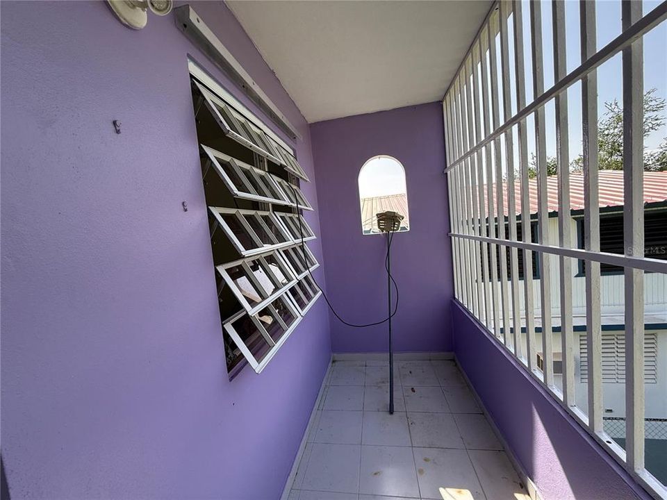 For Sale: $229,900 (2 beds, 1 baths, 629 Square Feet)