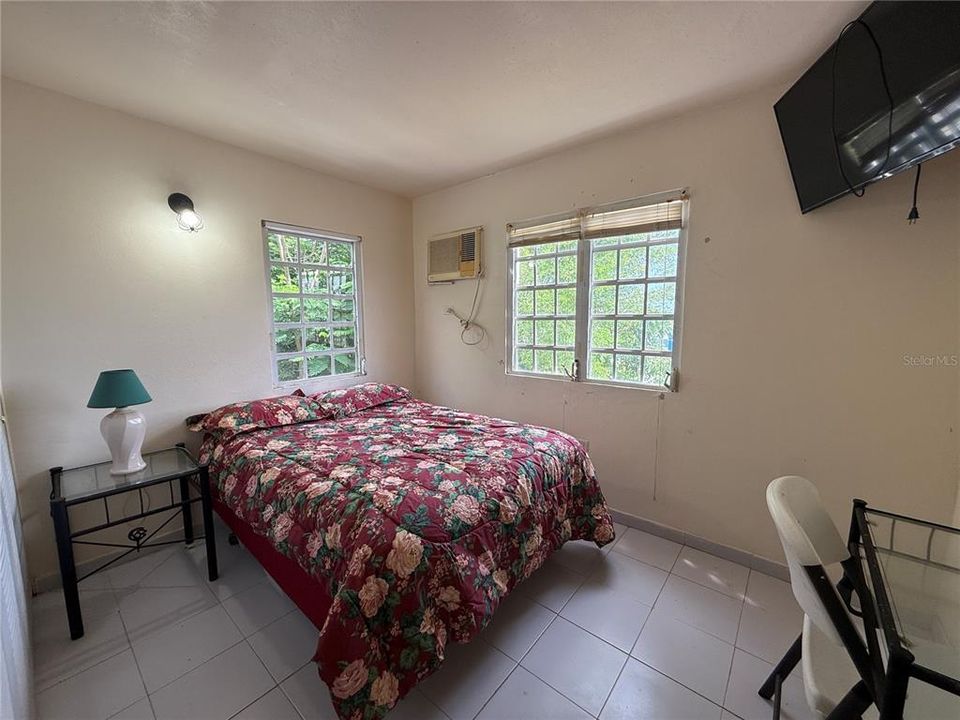 For Sale: $229,900 (2 beds, 1 baths, 629 Square Feet)