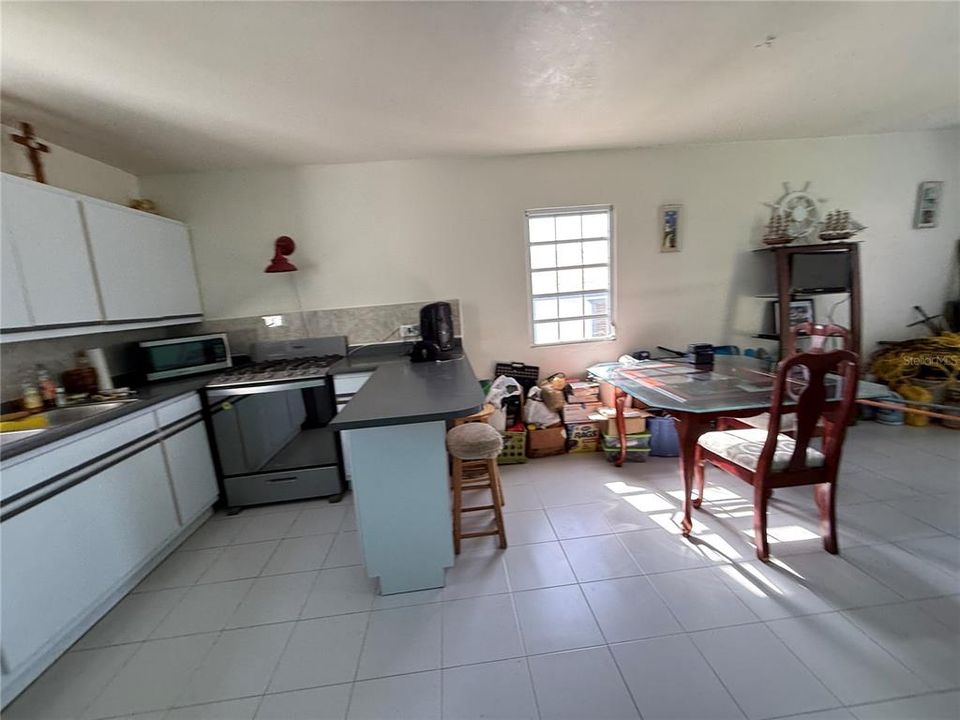 For Sale: $229,900 (2 beds, 1 baths, 629 Square Feet)