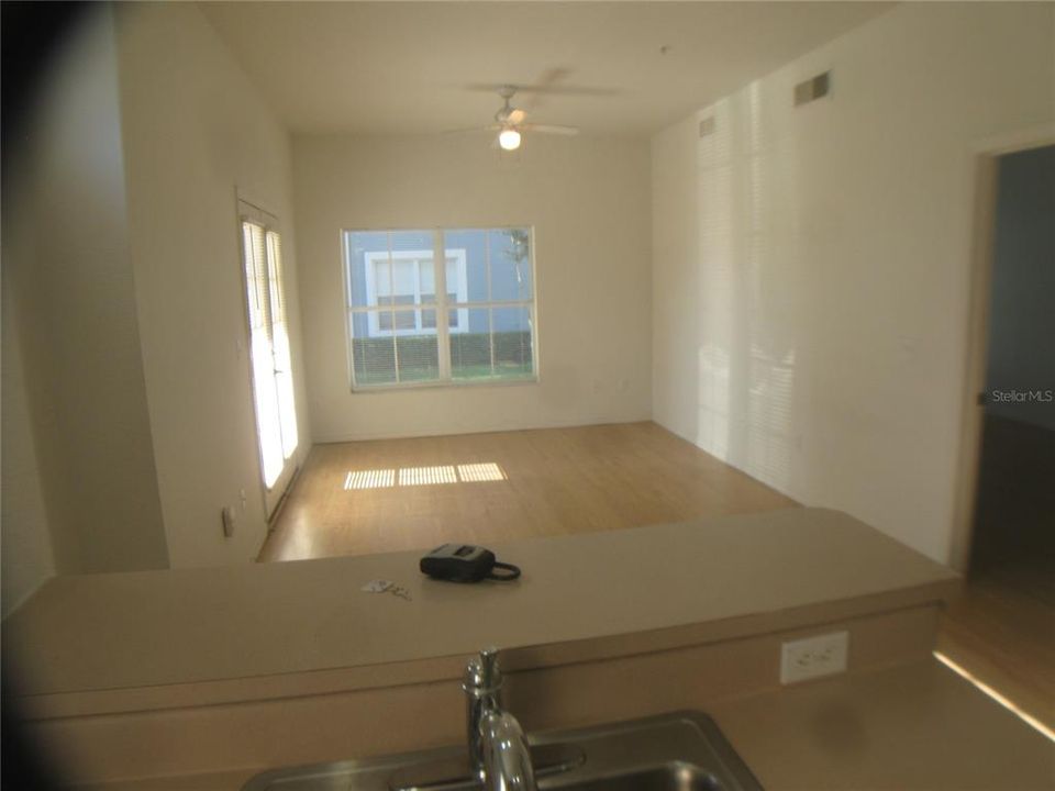 Active With Contract: $1,900 (4 beds, 3 baths, 1470 Square Feet)