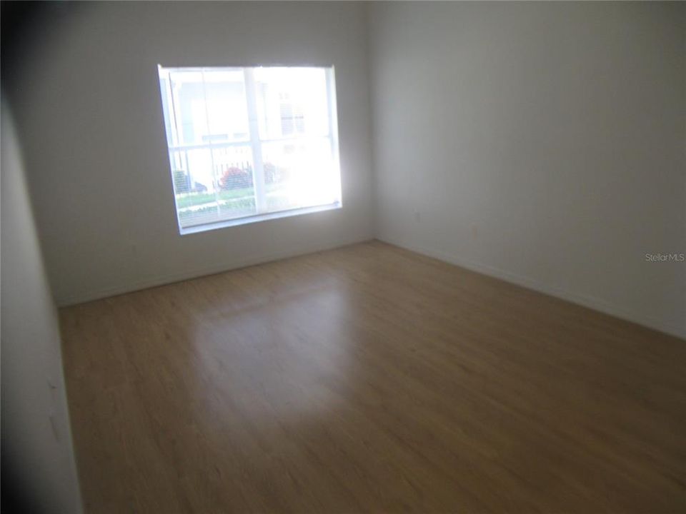 Active With Contract: $1,900 (4 beds, 3 baths, 1470 Square Feet)