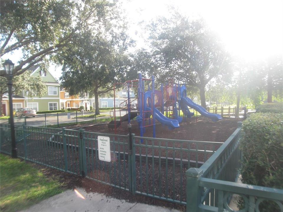 Active With Contract: $1,900 (4 beds, 3 baths, 1470 Square Feet)