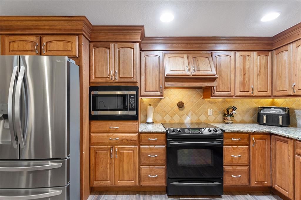 Activo con contrato: $534,000 (2 camas, 3 baños, 2134 Pies cuadrados)