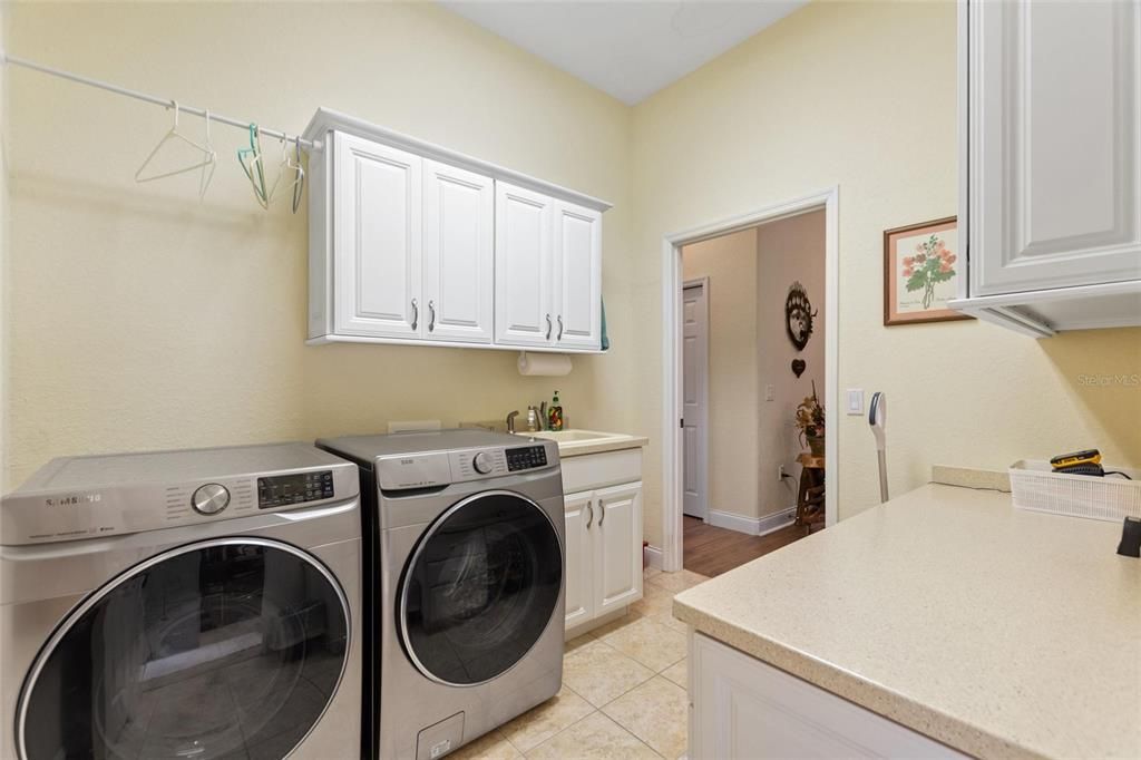 Activo con contrato: $534,000 (2 camas, 3 baños, 2134 Pies cuadrados)