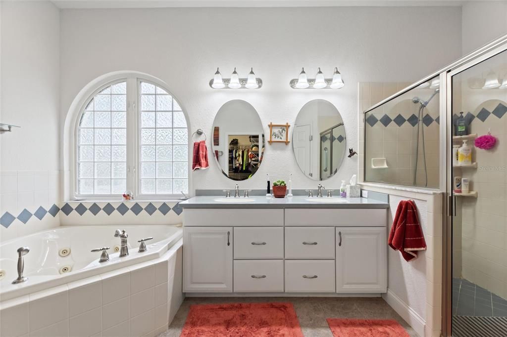 Activo con contrato: $534,000 (2 camas, 3 baños, 2134 Pies cuadrados)