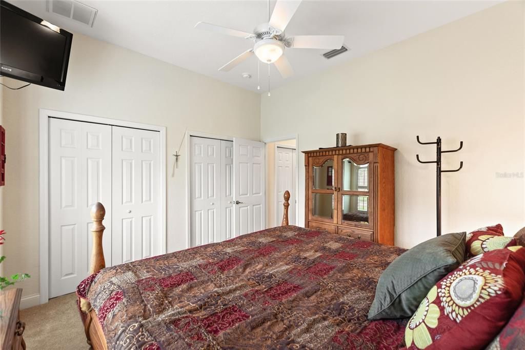 Activo con contrato: $534,000 (2 camas, 3 baños, 2134 Pies cuadrados)