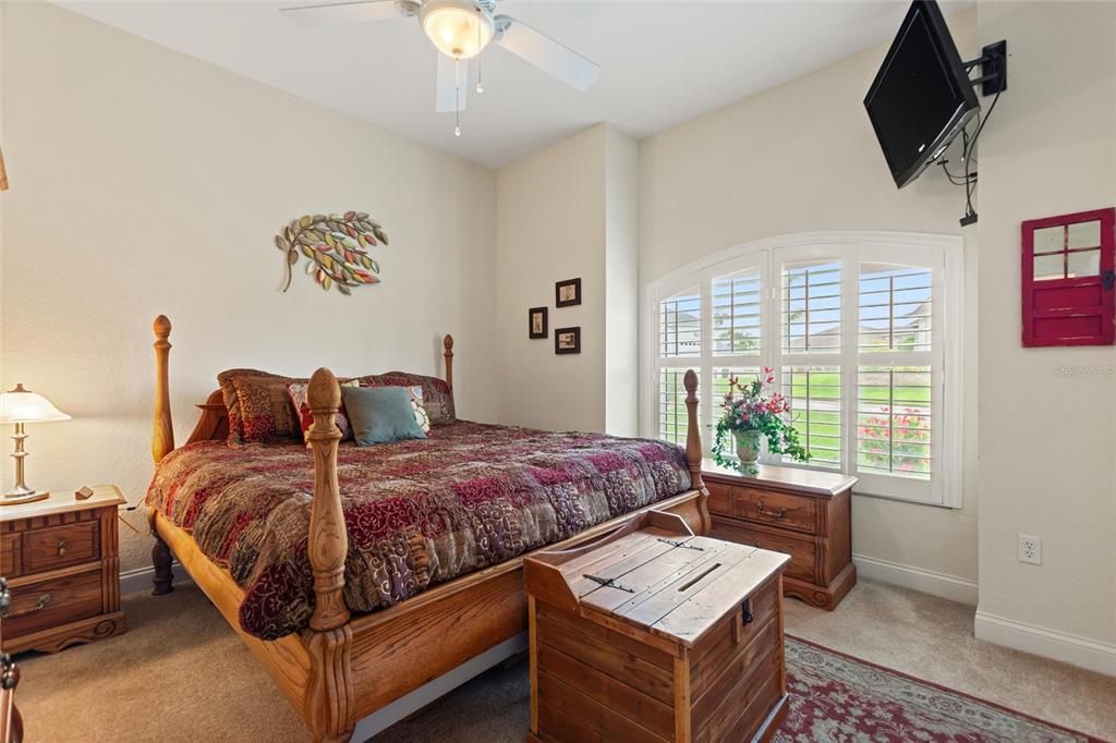 Activo con contrato: $534,000 (2 camas, 3 baños, 2134 Pies cuadrados)