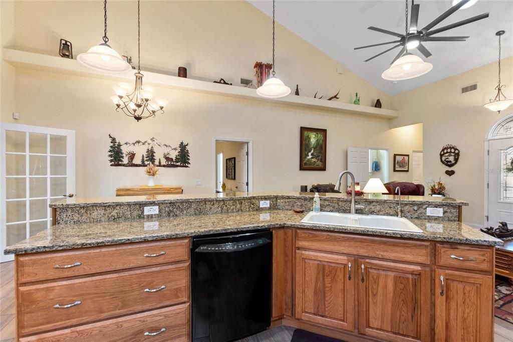 Activo con contrato: $534,000 (2 camas, 3 baños, 2134 Pies cuadrados)