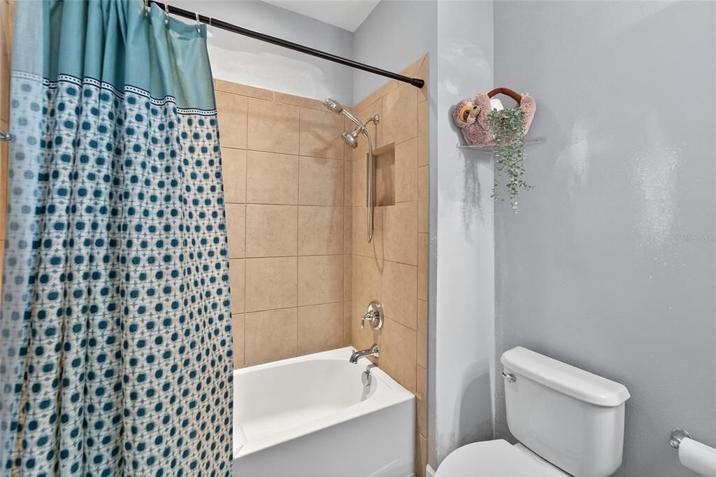 En Renta: $3,500 (4 camas, 3 baños, 3233 Pies cuadrados)