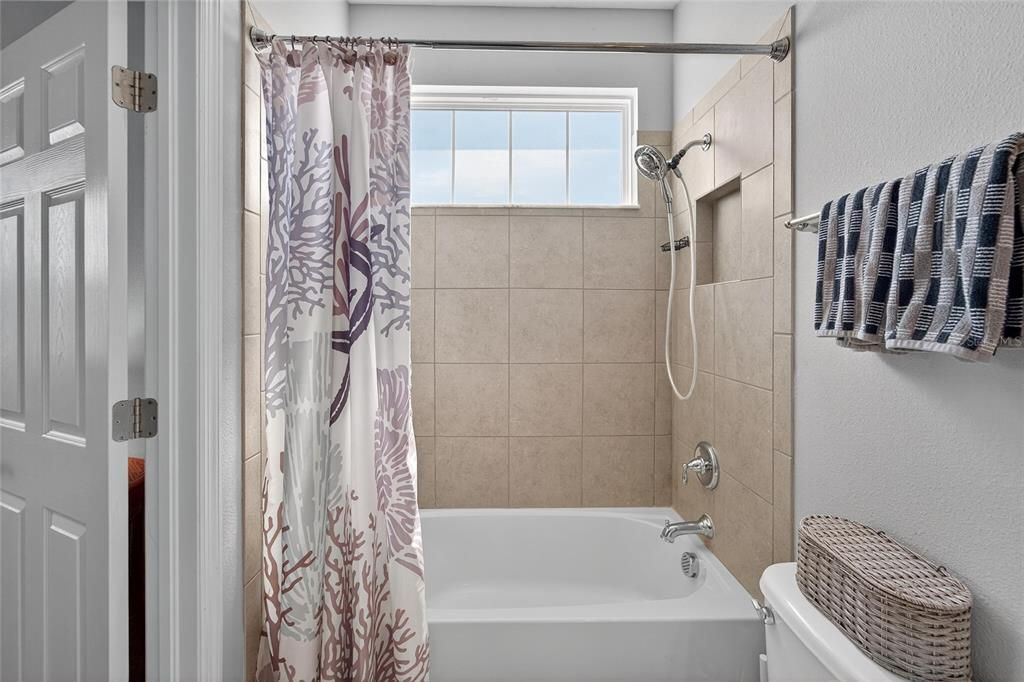 En Renta: $3,500 (4 camas, 3 baños, 3233 Pies cuadrados)