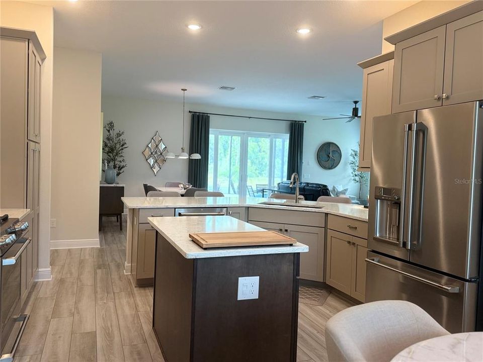 待售: $1,250,000 (4 贝兹, 3 浴室, 2279 平方英尺)