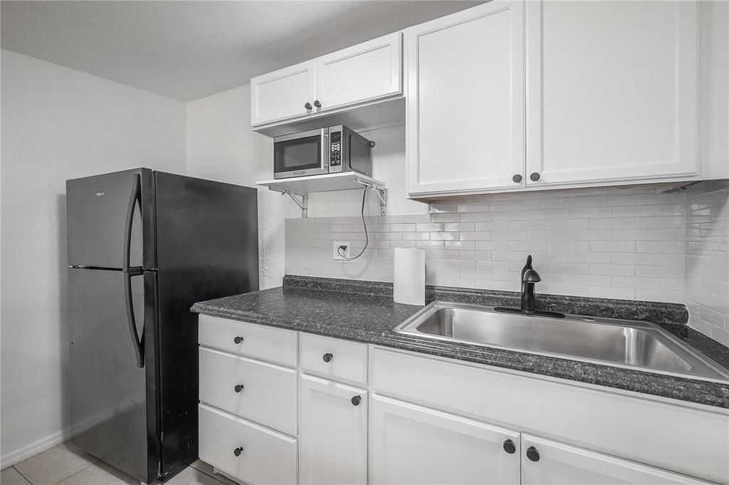 Activo con contrato: $1,250 (1 camas, 1 baños, 432 Pies cuadrados)