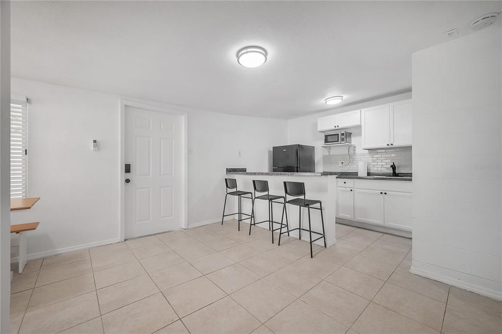 Activo con contrato: $1,250 (1 camas, 1 baños, 432 Pies cuadrados)