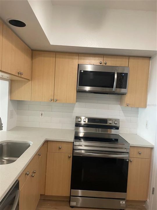 待售: $429,900 (2 贝兹, 2 浴室, 1157 平方英尺)