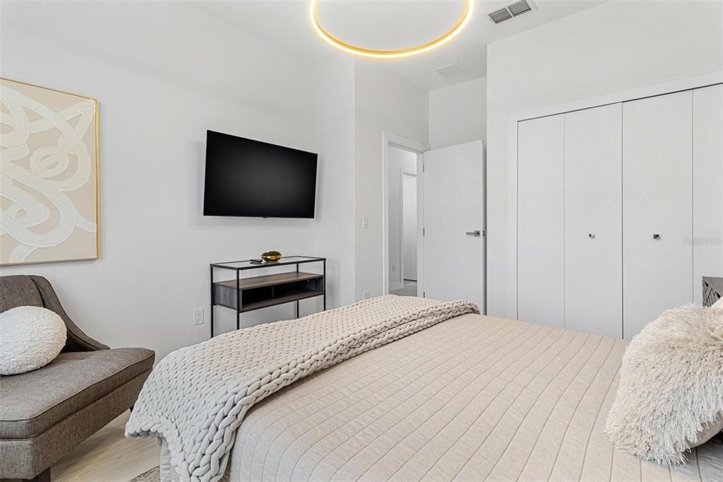 Active With Contract: $2,900 (3 beds, 2 baths, 1596 Square Feet)