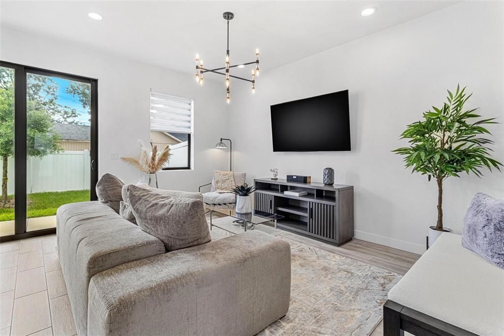 Active With Contract: $2,900 (3 beds, 2 baths, 1596 Square Feet)