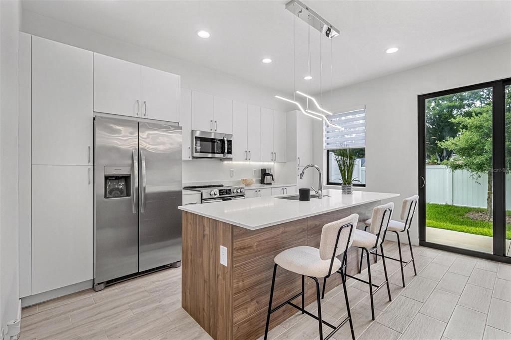 Active With Contract: $2,900 (3 beds, 2 baths, 1596 Square Feet)