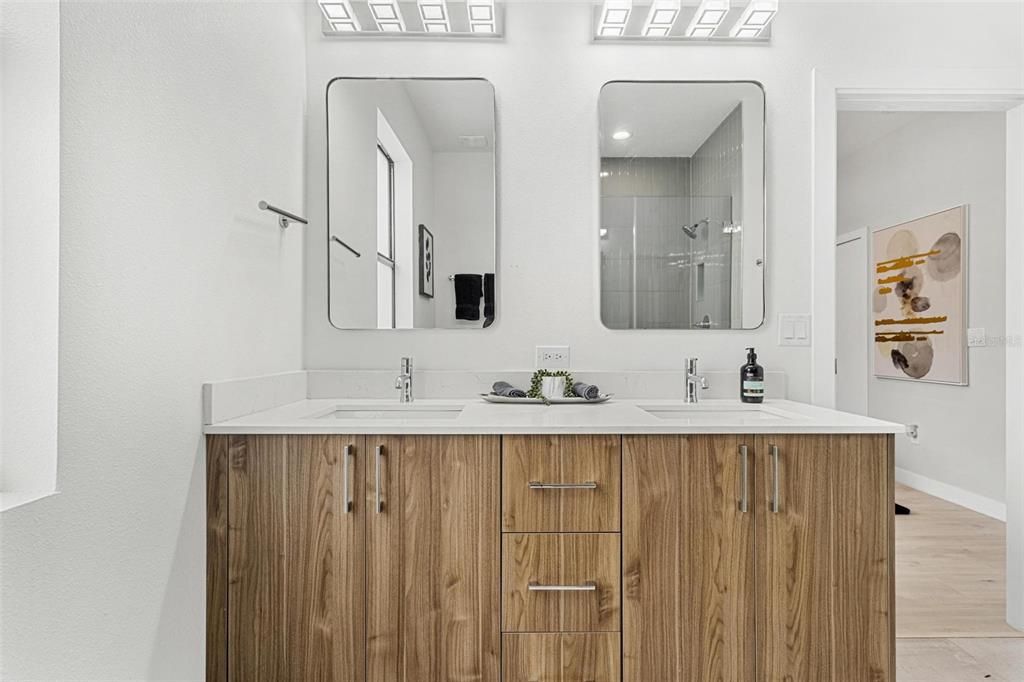 Active With Contract: $2,900 (3 beds, 2 baths, 1596 Square Feet)