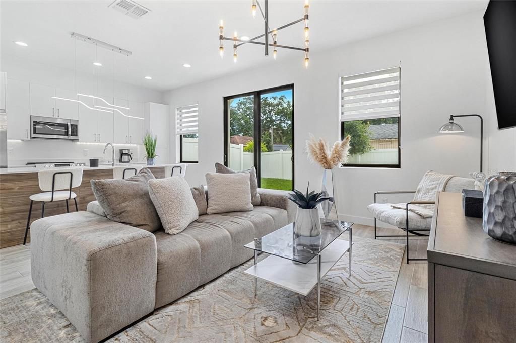 Active With Contract: $2,900 (3 beds, 2 baths, 1596 Square Feet)